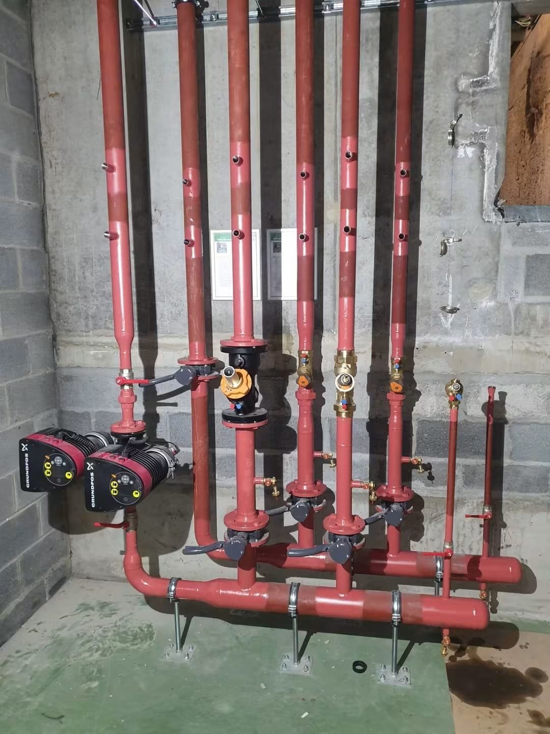Collecteur hydraulique et circulateurs